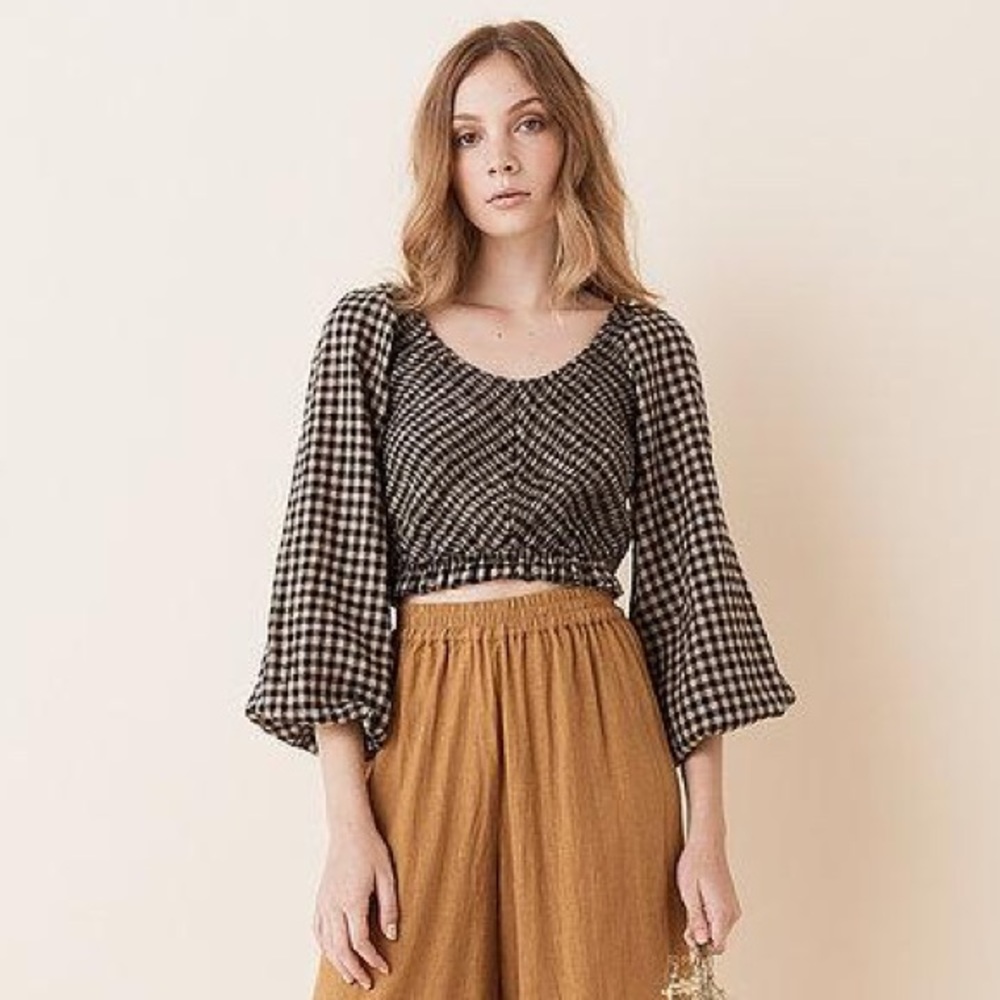 *ISO* Opia River crop short or long sleeve! M